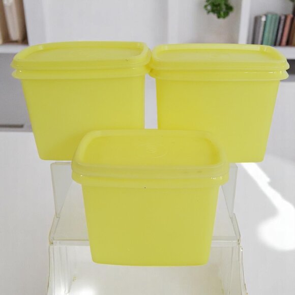 Vintage 1980s Tupperware Set of 3 Yellow Food Storage Containers #1243-4 w/Lid - Picture 2 of 7